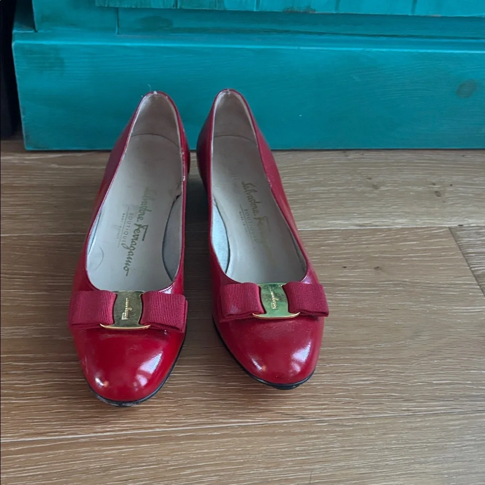 Salvatore Ferragamo Red Heels with Gold Accent - Picture 1 of 8
